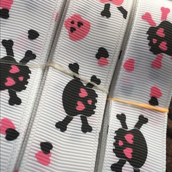 Grosgrain Ribbon 7/8” 5 yards 5/$20 skulls hearts - Picture 1 of 3